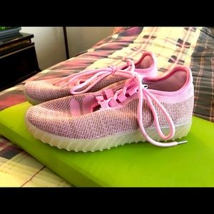 Sikelo pink sneakers